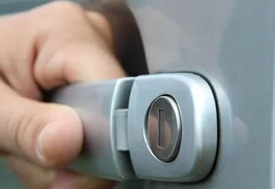 Little Village Locksmith Store Cudahy, WI 414-214-0223 - 21-unlock-car